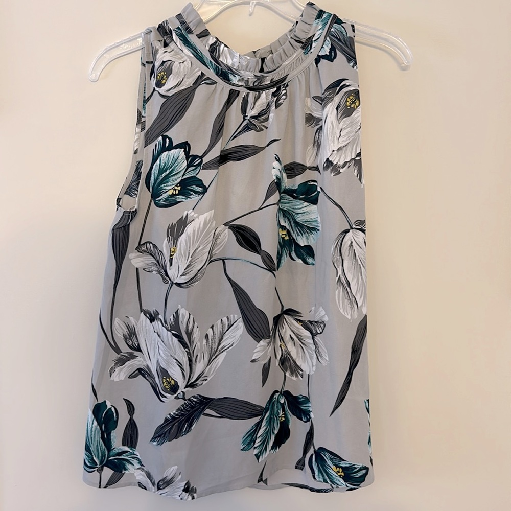 Ann Taylor ruffle back top